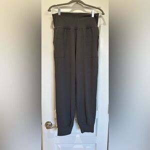 Athleta Salutation High Rise Jogger - NWT Size M Shale